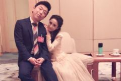 黃渤把佟麗婭的名字念成了佟婭麗，稱“這事得多少頓飯才能擺平”[多圖]