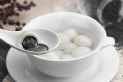 元宵的熱量很高嗎？吃了湯圓或元宵還能吃主食嗎？[多圖]