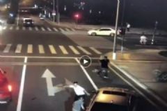 寶馬男砍人反被殺，律師：騎車男子超防衛(wèi)過當范疇[多圖]