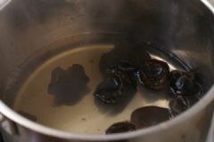 木耳長時間泡有毒嗎？木耳泡多久就不能吃了？[多圖]