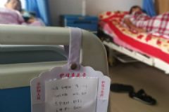 36人游泳班28名孩子反復(fù)發(fā)燒，家長質(zhì)疑水質(zhì)問題[多圖]