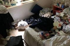 90后姑娘在酒店長住兩月不搞衛(wèi)生，房間臟到逼酒店報(bào)警[多圖]
