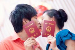 七夕情侶扎堆領證，小哥民政局代排隊一次掙一百多還嫌少[多圖]
