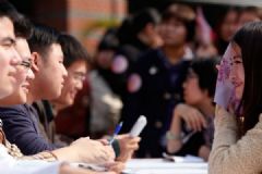 男子相親36年沒找到對象，“紅娘”：要求太高了[多圖]