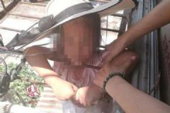 4歲女童脖子被卡陽(yáng)臺(tái)防盜網(wǎng)，整個(gè)人吊在空中[多圖]