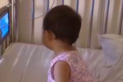 2歲半女童17樓墜下，爬起來自己走回家了[多圖]
