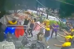 3歲男孩6樓跌落，一群快遞小哥拿著被單伸手接[多圖]