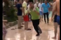 男童溺水被倒掛急救，醫(yī)生說這只會加速死亡[多圖]