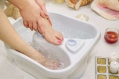 女人用什么泡腳好？女人泡腳有什么注意事項？[多圖]