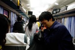 小伙過(guò)年回家坐10個(gè)多小時(shí)車，下肢劇痛大小便障礙[多圖]