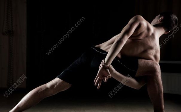 為什么男性也需要練習(xí)瑜伽？男性練習(xí)瑜伽的好處有哪些？(1)