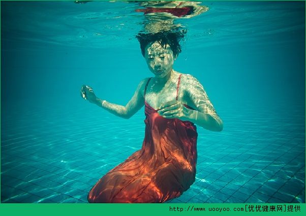 游泳時(shí)能睜開(kāi)眼睛嗎？游泳怎么睜眼睛？(2)
