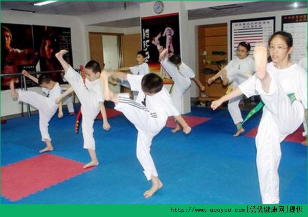 小孩學(xué)跆拳道好不好？小孩學(xué)跆拳道的好處(2)