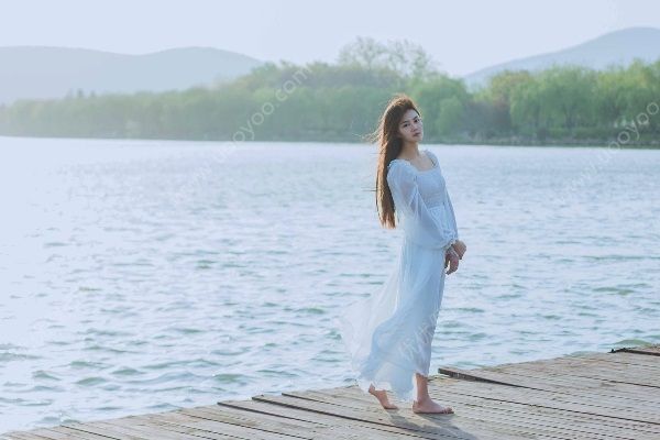 夏天旅游穿什么鞋？夏天出游穿衣搭配(1)