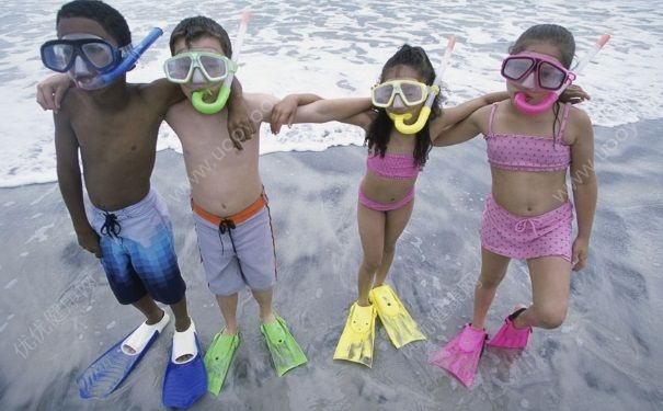 小孩可以浮潛嗎？多大小孩可以潛水？(1)