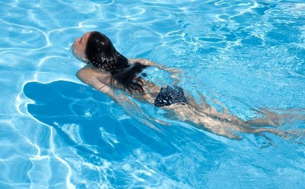 游泳溺水怎么辦？游泳溺水自救方法須知(1)