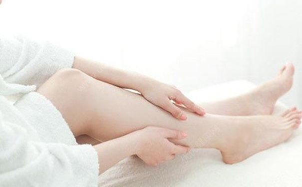 仰臥起坐腿抽筋怎么回事？仰臥起坐為什么會(huì)腿抽筋？(1)