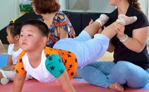 兒童做什么瑜伽動作有助于長高？兒童如何做瑜伽幫助增高？(1)