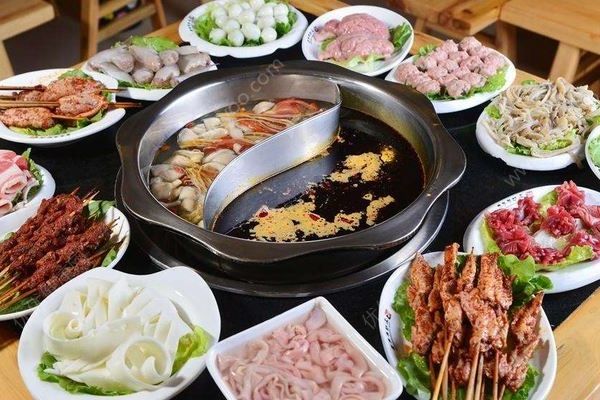 5家重慶火鍋店被立案調(diào)查，涉嫌回收反復(fù)使用火鍋老油(2)