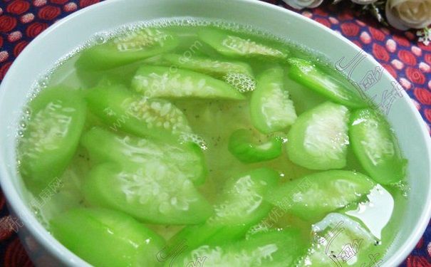 絲瓜敷臉有什么好處？絲瓜敷臉可以祛斑嗎？(3)