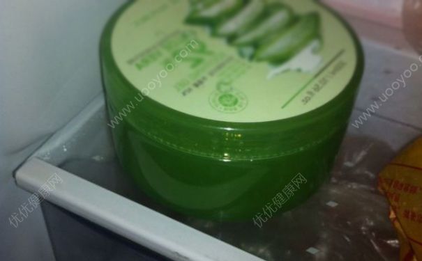 夏天蘆薈膠放冰箱嗎？夏天蘆薈膠護(hù)膚步驟(3)