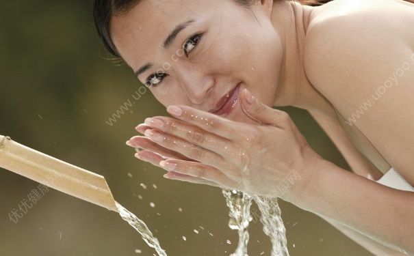 卸妝會(huì)傷皮膚嗎？卸妝會(huì)不會(huì)傷害皮膚？(4)