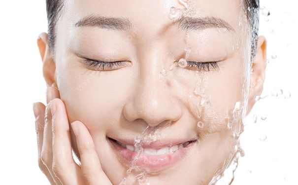 卸妝水可以直接涂到臉上嗎？卸妝水直接涂臉可以嗎？(4)