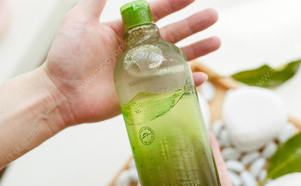 用卸妝水之前需要用水打濕嗎？用卸妝水之前用洗臉嗎？(2)