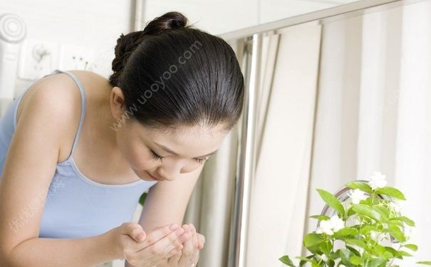 夏天皮膚干燥起皮怎么辦？怎樣緩解夏日皮膚干燥？(5)