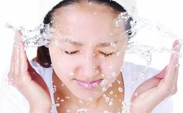 護(hù)膚的正確步驟是什么？護(hù)膚的正確方法是怎樣的？(4)
