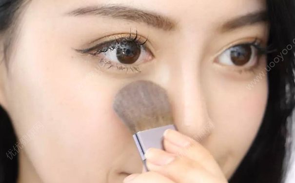 眼影可以用來修容嗎？用眼影修容可以嗎？(2)