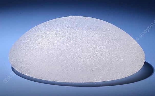 假體隆胸摸起來怎么樣？假體隆胸可以用力摸嗎？(4)