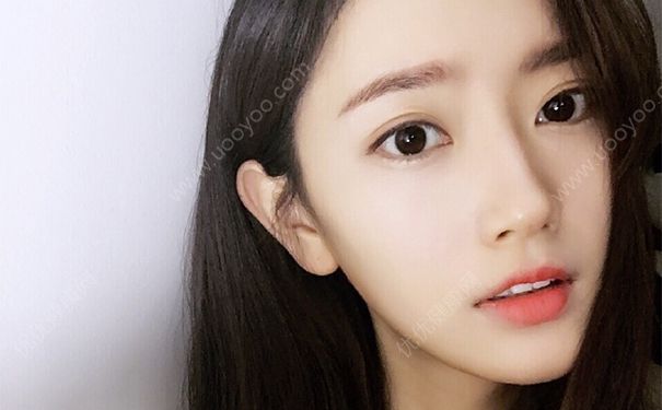 隔離霜用什么涂？隔離霜用手還是海綿涂？(1)