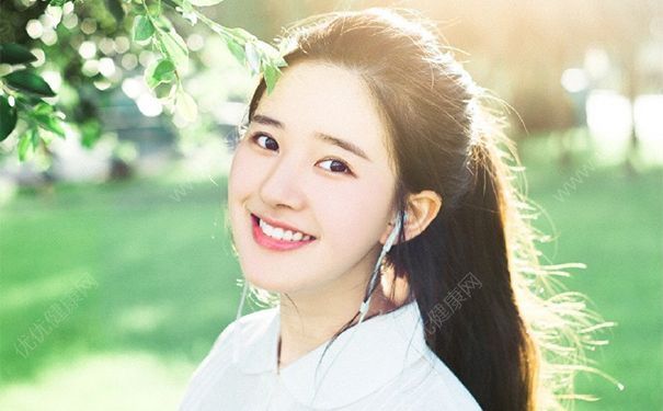 隔離霜用什么卸妝好？卸隔離霜用什么卸妝效果好？(4)