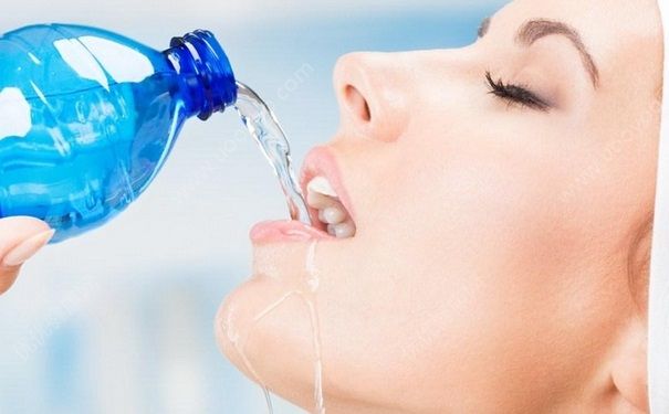 不吃飯只喝水能減肥嗎？正確減肥的方法有哪些？(1)