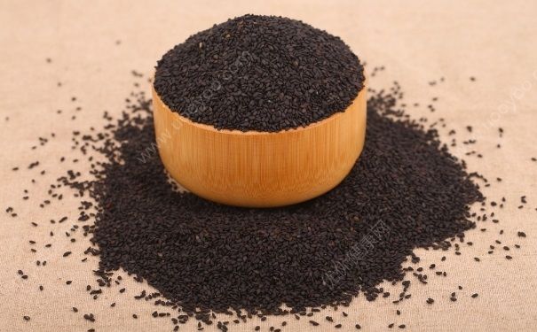 頭發(fā)脫落怎么辦？如何用黑芝麻促進(jìn)頭發(fā)再生？(1)