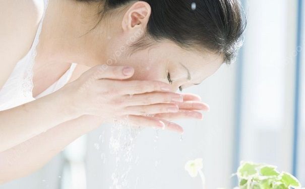 長粉刺要怎樣快速消除？怎樣預(yù)防長粉刺？(1)