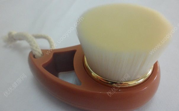 潔面刷會變大毛孔嗎？洗臉刷會變大毛孔嗎？(1)