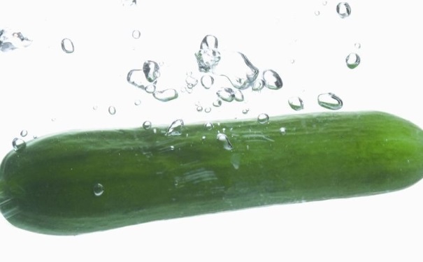 絲瓜水和黃瓜水哪個好？絲瓜水和黃瓜水哪個補(bǔ)水效果好？(1)