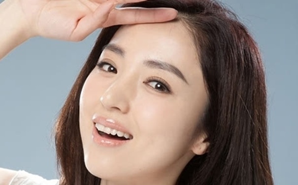 額頭長(zhǎng)痘痘怎么辦？額頭痘痘去除小竅門有哪些？(1)
