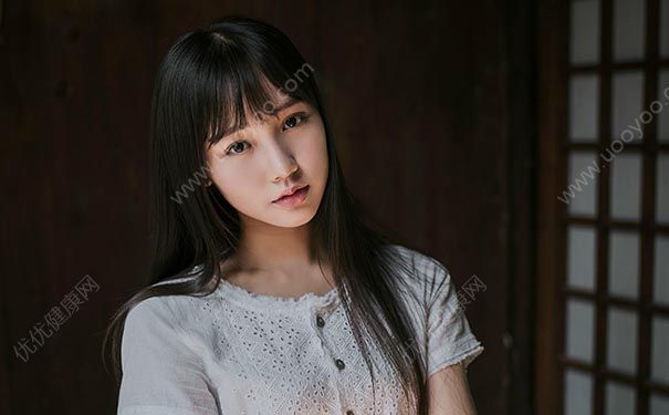 女生吃什么補(bǔ)胸？什么食物最能豐胸？(1)