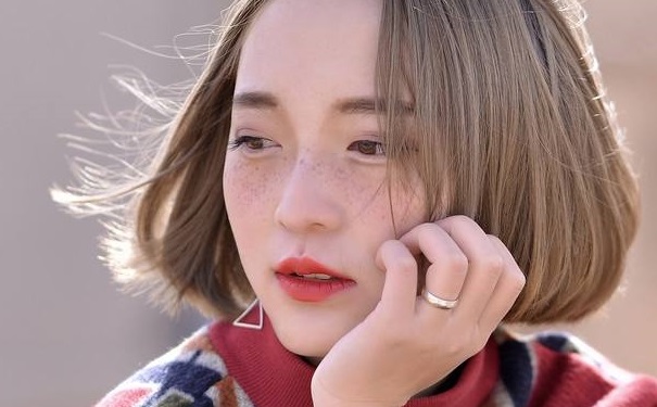 女人為何會(huì)長(zhǎng)斑？女人長(zhǎng)斑的原因(1)