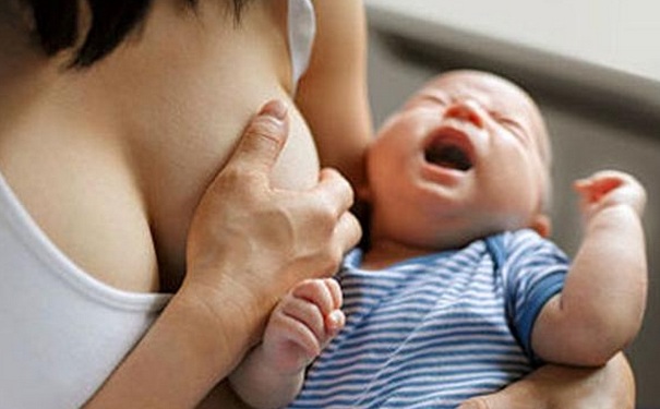 母乳的顏色應(yīng)該是什么顏色？母乳的顏色很淡是不是沒有營(yíng)養(yǎng)？(1)