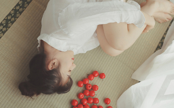 下面瘙癢疼痛怎么回事？女性下面瘙癢怎么辦？(1)