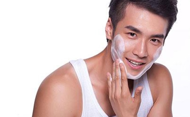 男性皮膚暗黃怎么調(diào)理變白？男性皮膚暗黃怎樣調(diào)理？(1)