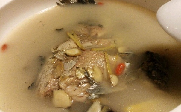 經(jīng)期感冒吃什么最好？經(jīng)期感冒吃哪些食物好得快？(1)