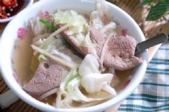 秋季喝什么湯治療感冒？秋季防治感冒吃什么食物好？[圖]