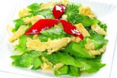 苦瓜和什么食物搭配好？苦瓜怎么搭配吃養(yǎng)生功效好？[圖]