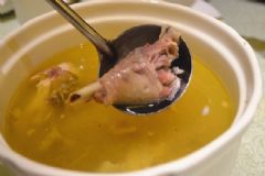 秋季吃什么預(yù)防感冒？秋季防感冒的食療方有哪些？[圖]