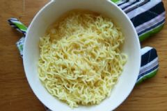 方便面搭配什么食物好？怎么吃方便面更營養(yǎng)健康？[圖]